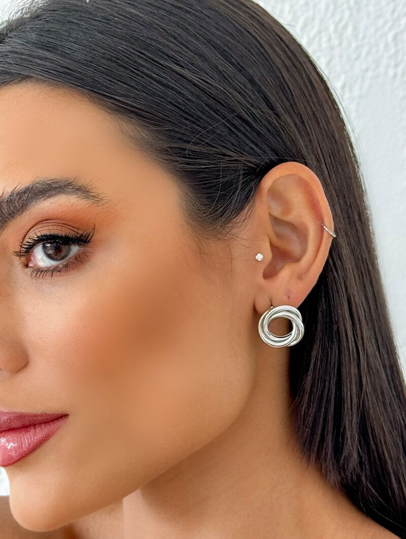 Brinco Folheado a Ouro 18k e Prata Argola Frontal Três Fios M