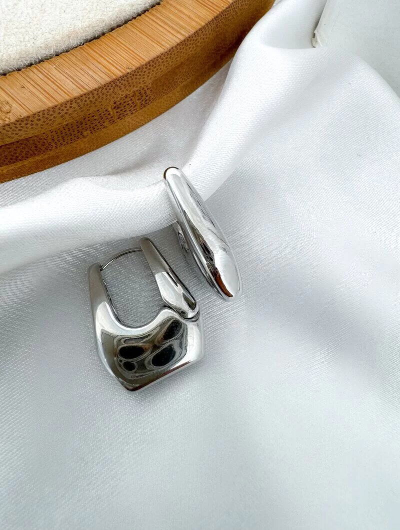 Brinco Folheado a Ouro 18k e Prata Argola Geométrica Fecho Click