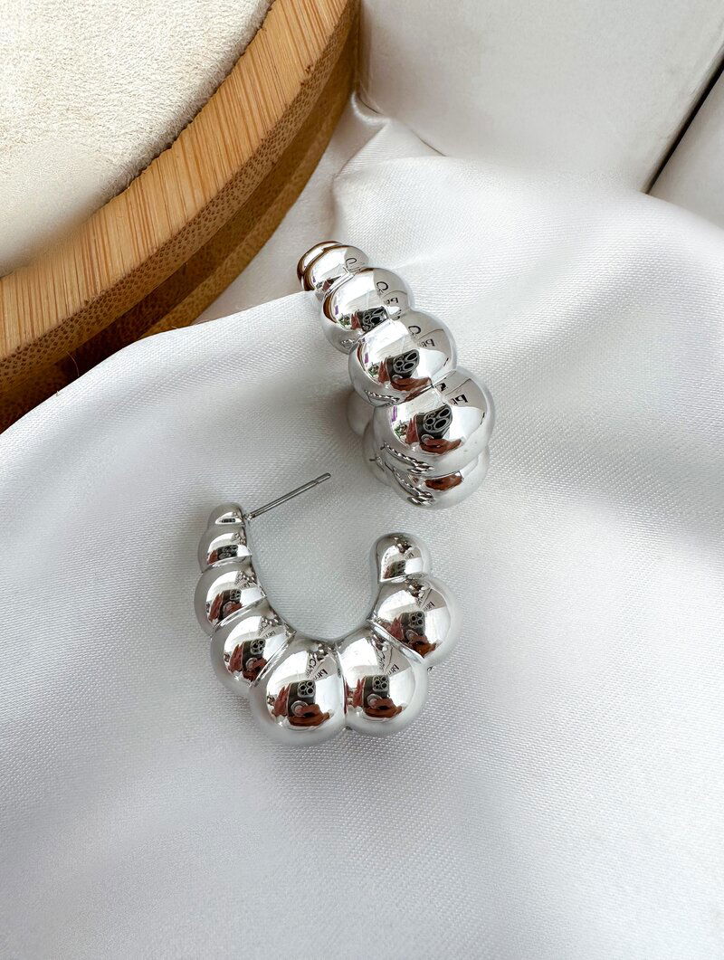 brinco folheado a ouro 18k e prata argola gomos