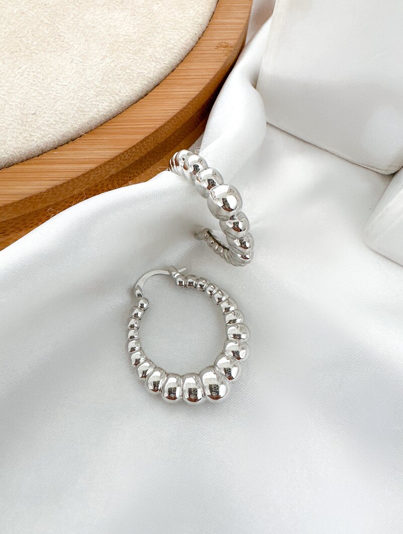 Brinco Folheado a Ouro 18k e Prata Argola Gomos fecho click