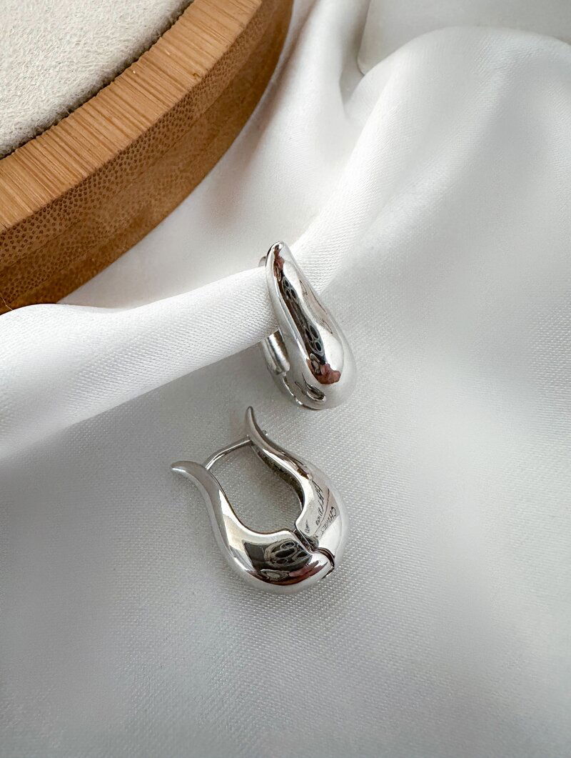 Brinco Folheado a Ouro 18k e Prata Argola Gota com Fecho