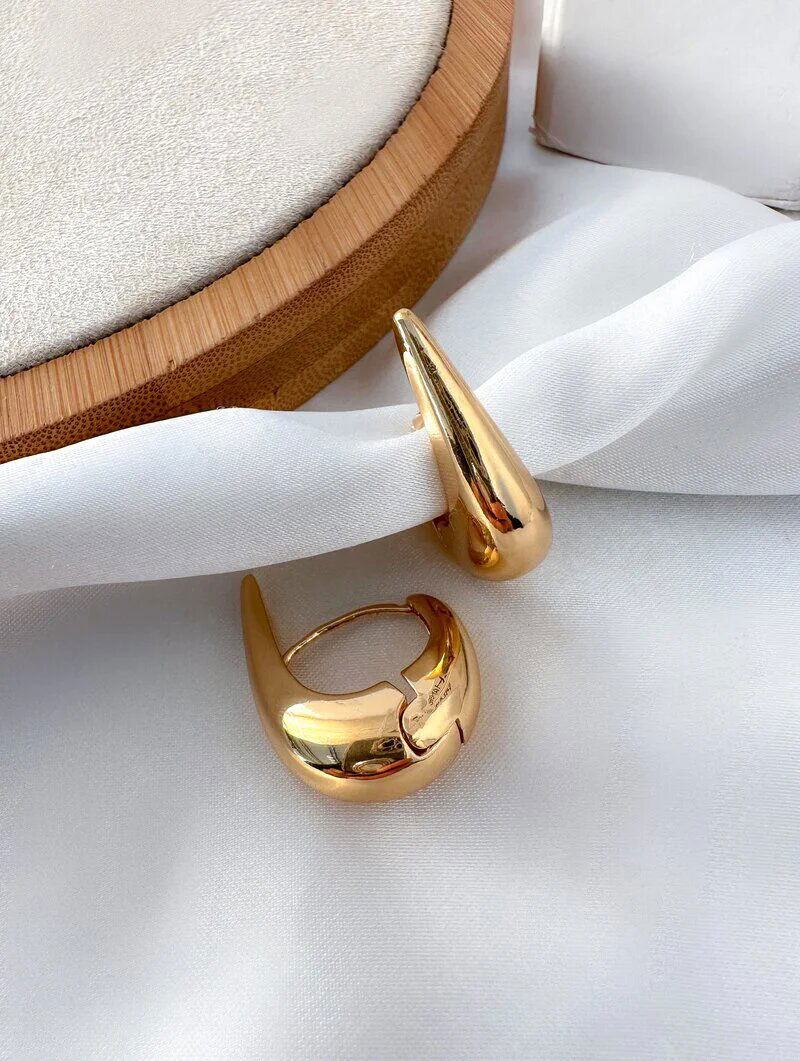 brinco folheado a ouro 18k e prata argola gota lisa