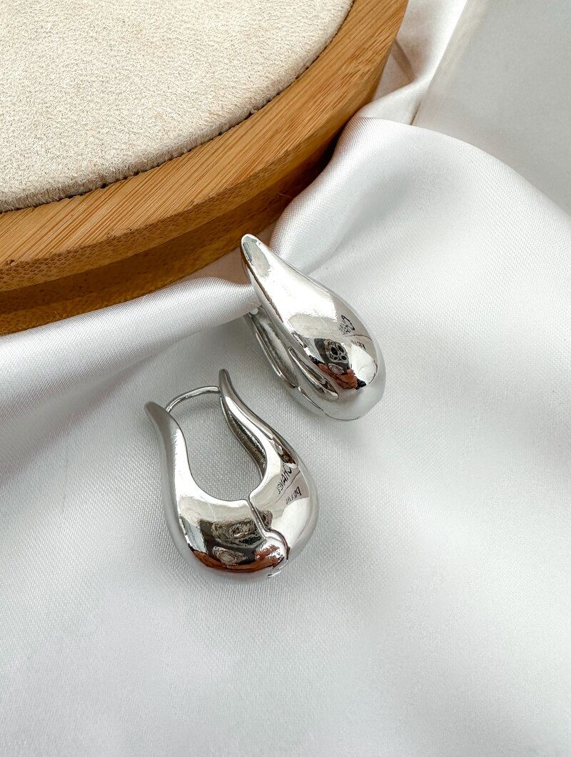 Brinco Folheado a Ouro 18k e Prata Argola Gota Lisa