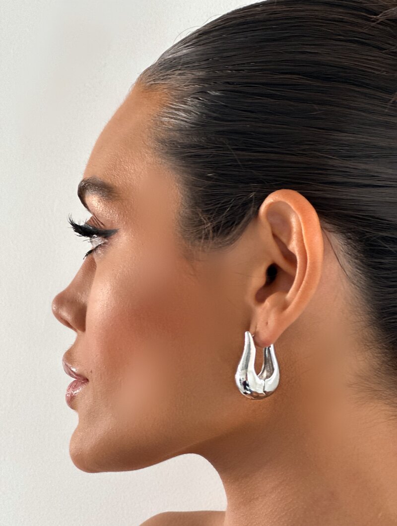 Brinco Folheado a Ouro 18k e Prata Argola Gota Lisa