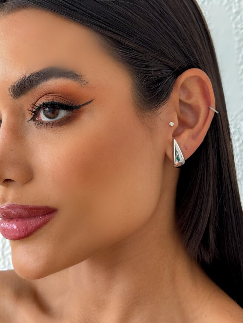 Brinco Folheado a Ouro 18k e Prata Argola Gota Lisa