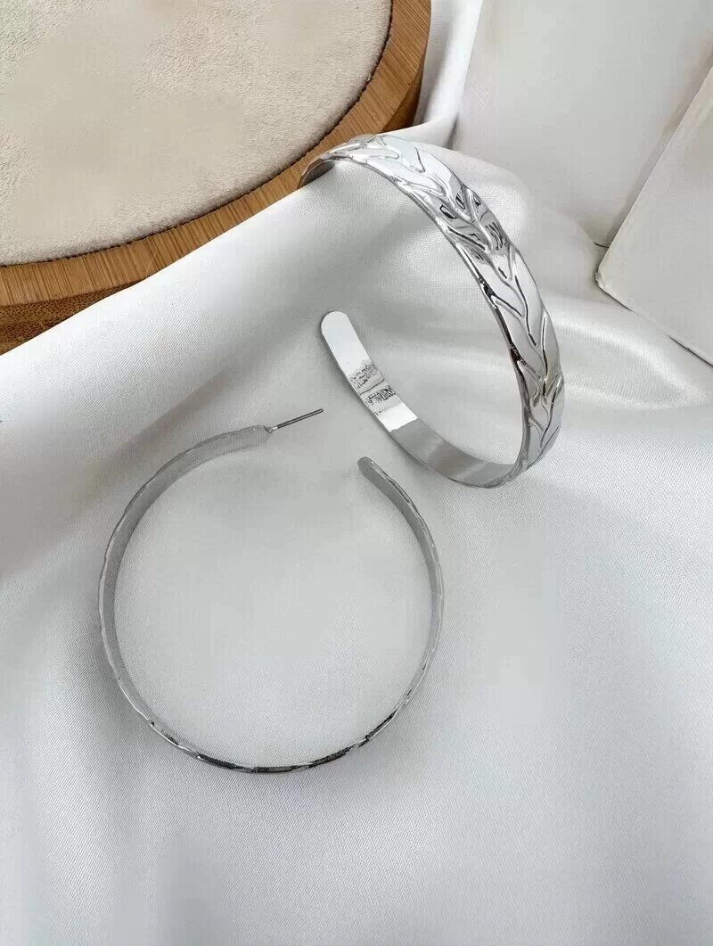 Brinco Folheado a Ouro 18k e Prata Argola Grande Trabalhada
