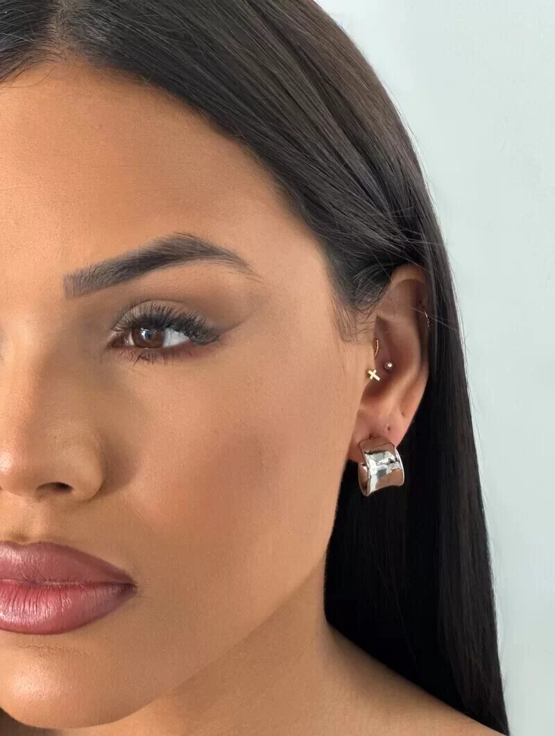 Brinco Folheado a Ouro 18k e Prata Argola Lisa Fashionista