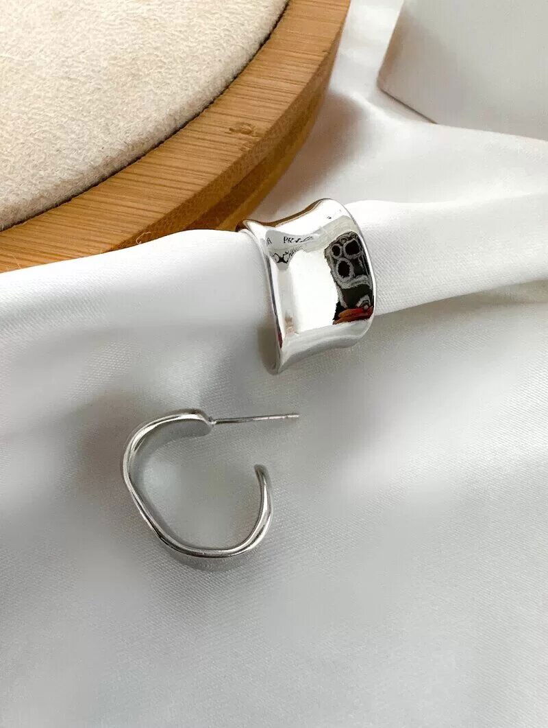 Brinco Folheado a Ouro 18k e Prata Argola Lisa Fashionista