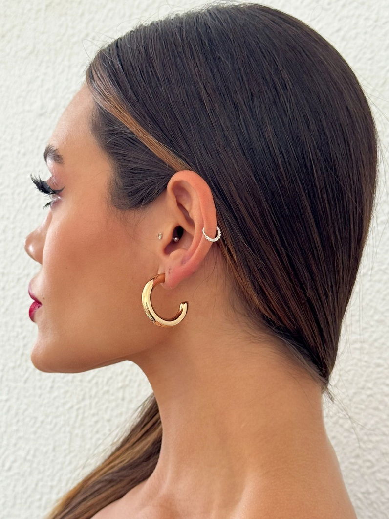 Brinco Folheado a Ouro 18k e Prata Argola Lisa M