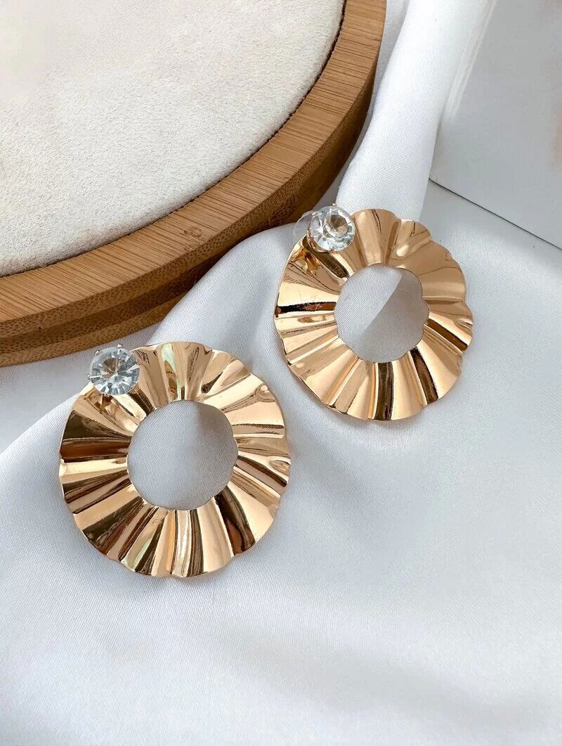 Brinco Folheado a Ouro 18k e Prata Argola Martelada com Zircônia