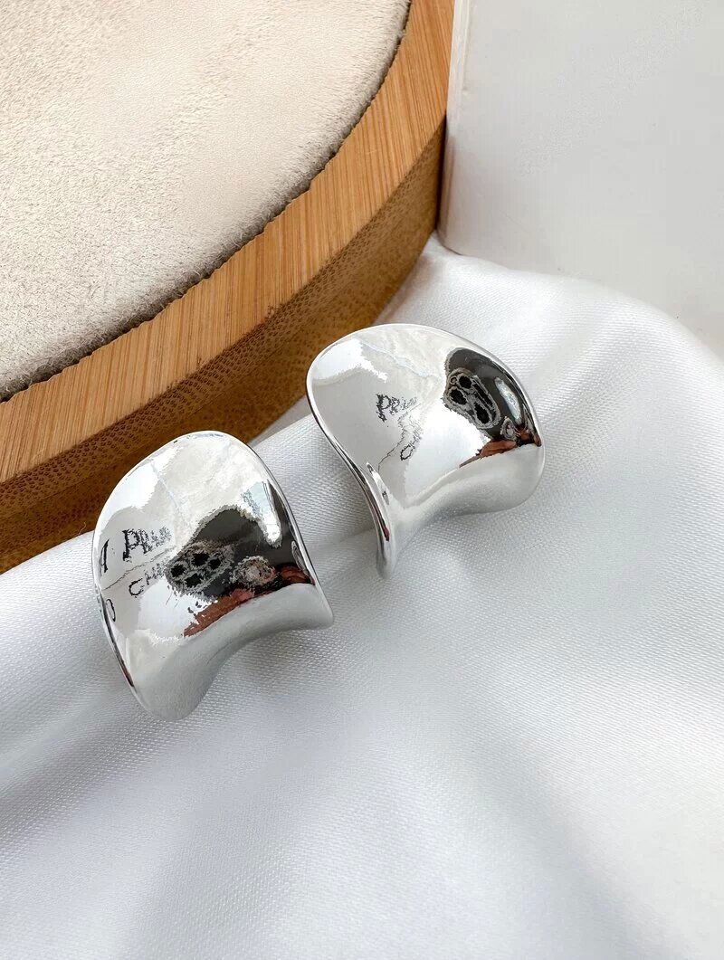 Brinco Folheado a Ouro 18k e Prata Argola Meia Lua Lisa