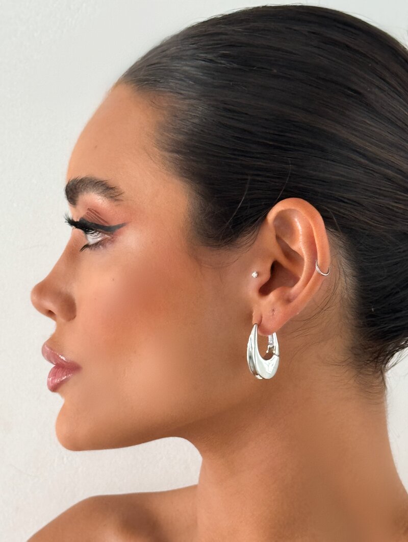 Brinco Folheado a Ouro 18k e Prata Argola Oval Lisa