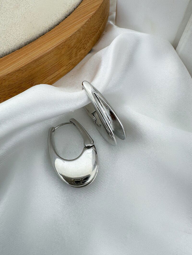 Brinco Folheado a Ouro 18k e Prata Argola Oval Lisa