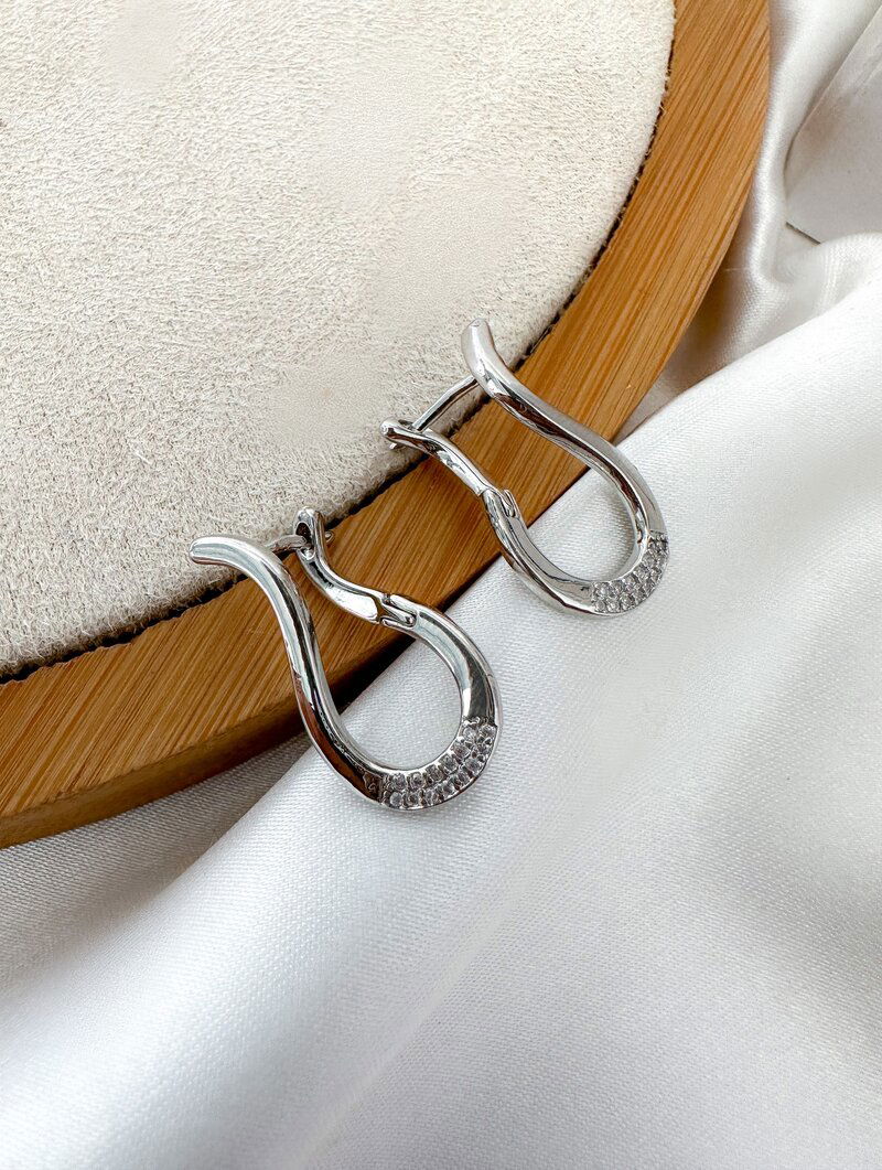 Brinco Folheado a Ouro 18k e Prata Argola Oval Ondulada