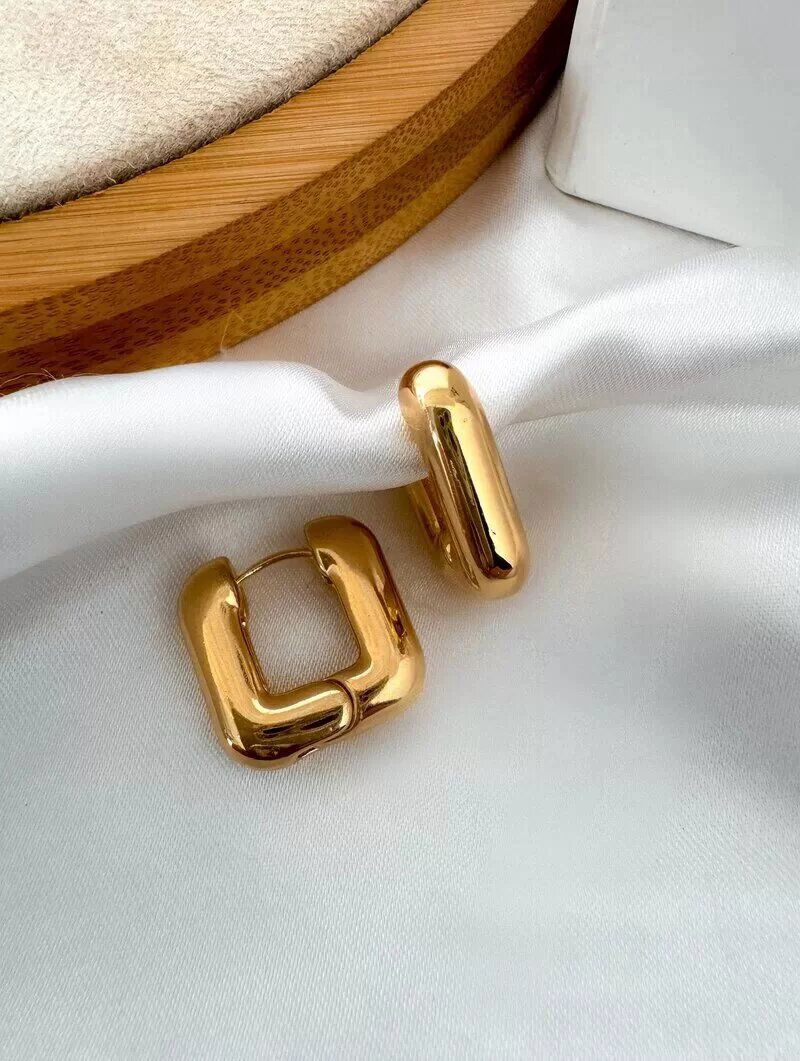 Brinco Folheado a Ouro 18k e Prata Argola Quadrada Lisa com Fecho