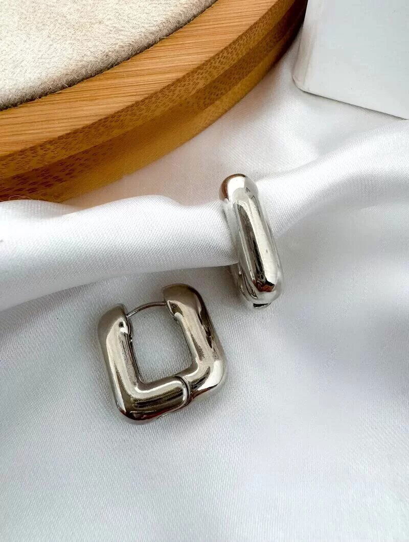 Brinco Folheado a Ouro 18k e Prata Argola Quadrada Lisa com Fecho