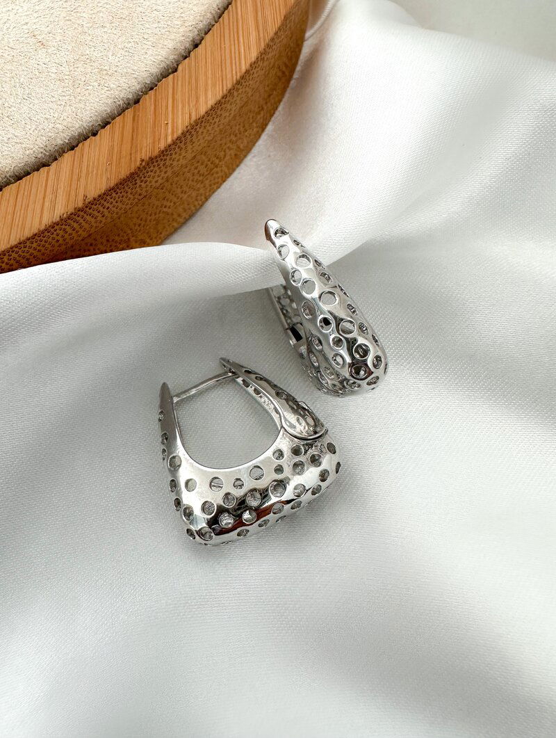 Brinco Folheado a Ouro 18k e Prata Argola Quadrada Pontilhada