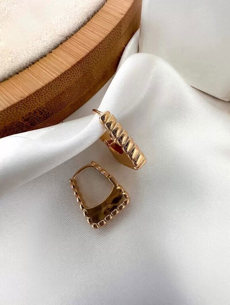 Brinco Folheado a Ouro 18k e Prata Argola Quadrada Texturizado