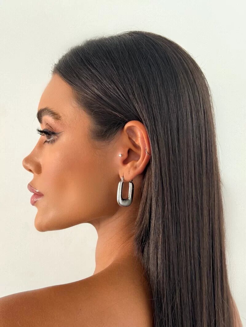 Brinco Folheado a Ouro 18k e Prata Argola Retangular Fecho Click