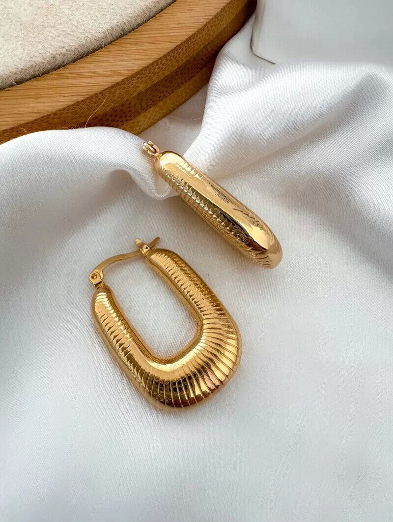 Brinco Folheado a Ouro 18k e Prata Argola Retangular Fecho Click