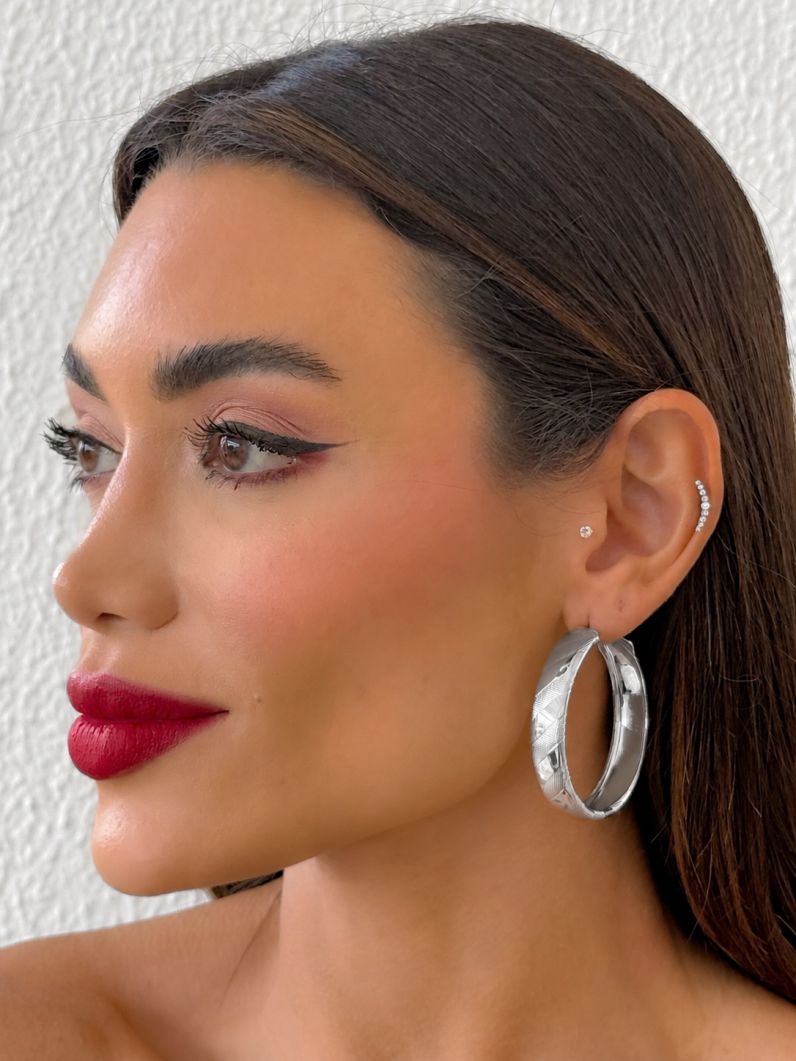 Brinco Folheado a Ouro 18k e Prata Argola Texturizada e Lisa