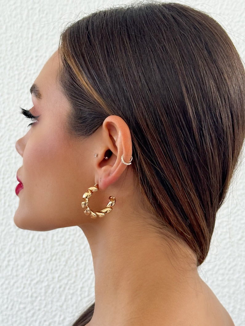 Brinco Folheado a Ouro 18k e Prata Argola Torcida M