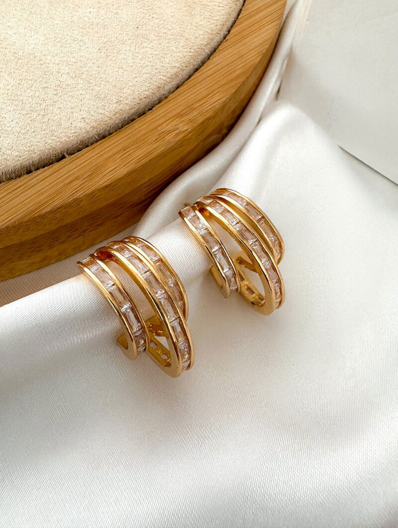 Brinco Folheado a Ouro 18k e Prata Argola Três Fios com Navetes