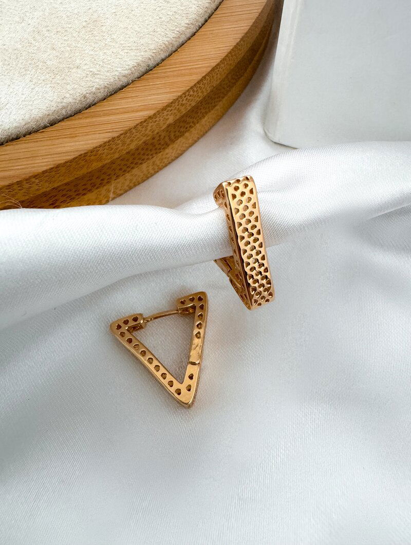 Brinco Folheado a Ouro 18k e Prata Argola Triangular Vazada