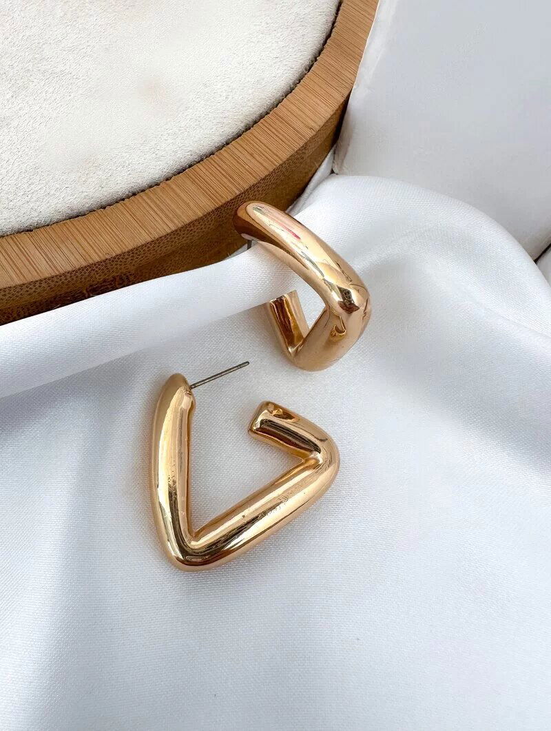 Brinco Folheado a Ouro 18k e Prata Argola Triangulo Tubo