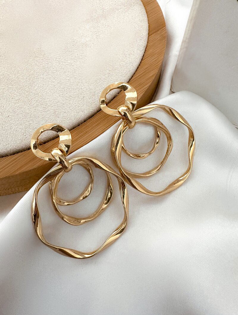 Brinco Folheado a Ouro 18k e Prata Argola Tripla com Ponteira