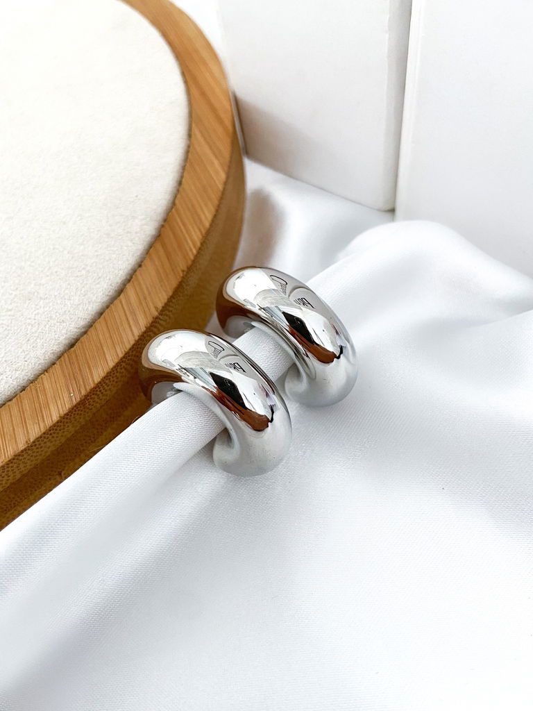 BRINCO FOLHEADO A OURO 18K E PRATA ARGOLA TUBO