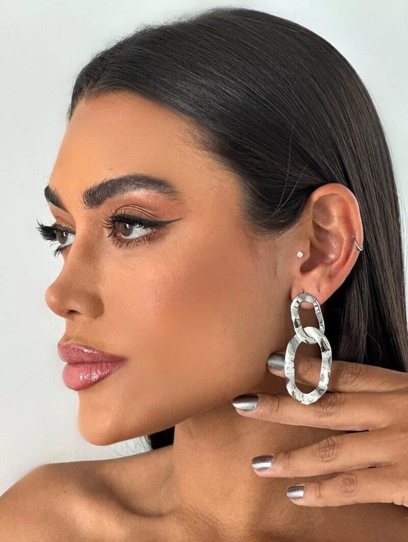 Brinco Folheado a Ouro 18k e Prata Argolas Ovais Marteladas