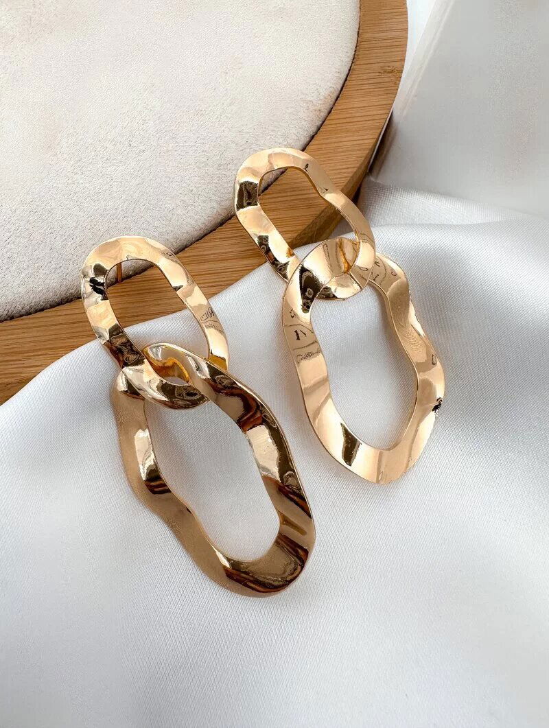 Brinco Folheado a Ouro 18k e Prata Argolas Ovais Marteladas