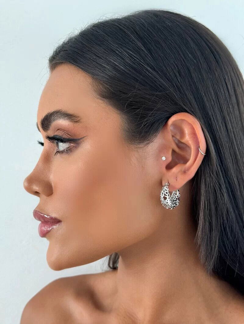 Brinco Folheado a Ouro 18k e Prata Argolinha com Fecho Vazada