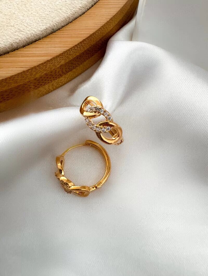Brinco Folheado a Ouro 18k e Prata Argolinha Correntaria Cravejada