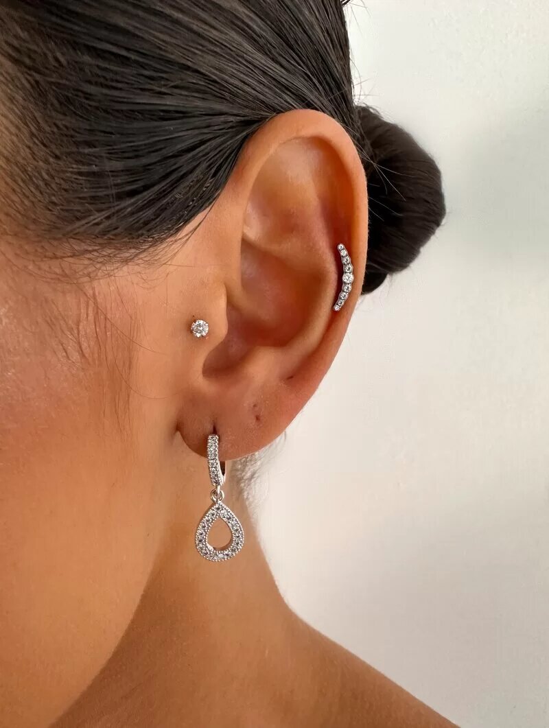 Brinco Folheado a Ouro 18k e Prata Argolinha Cravejada com Gota