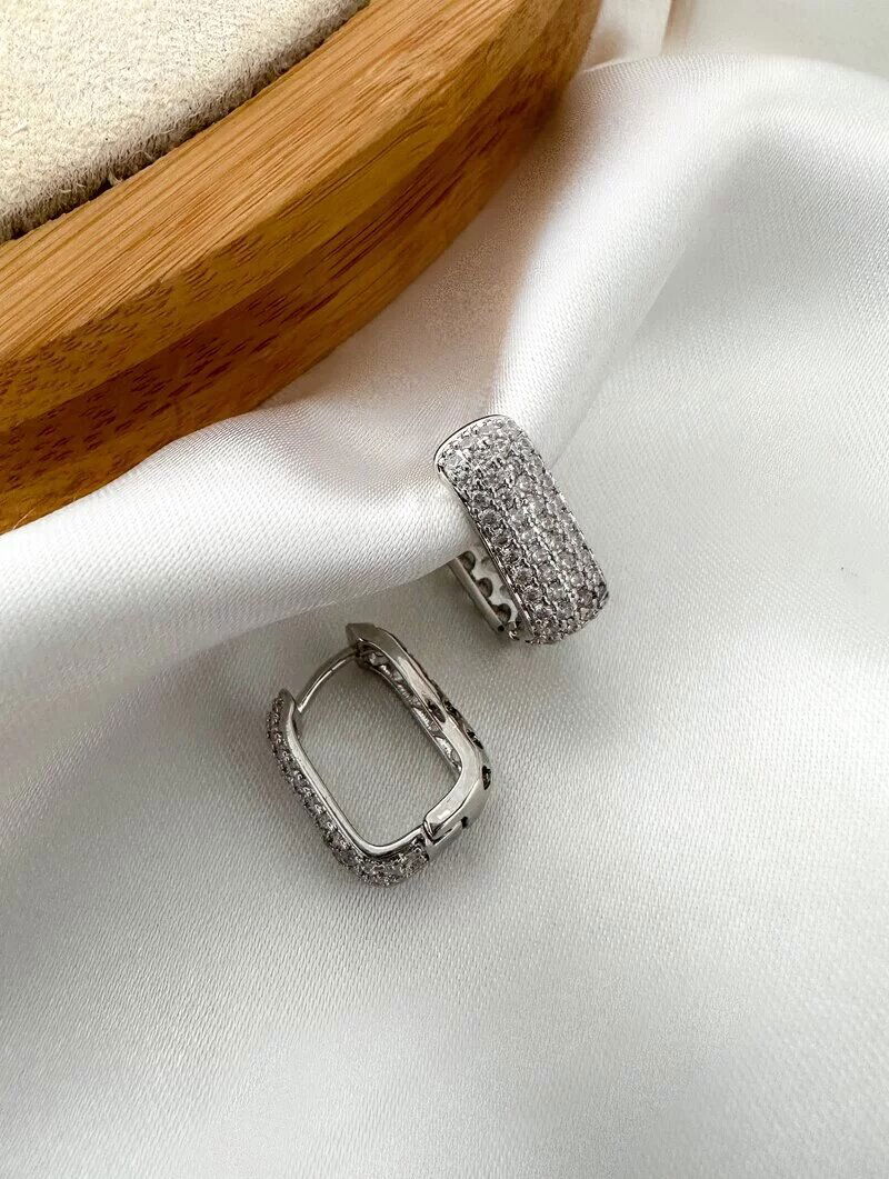 Brinco Folheado a Ouro 18k e Prata Argolinha Quadrada com Fecho Cravejada