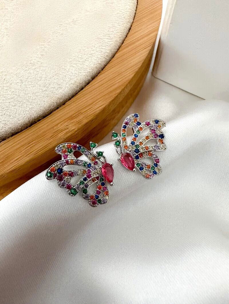 Brinco Folheado a Ouro 18k e Prata Borboleta Cravejada com Zircônias Coloridas