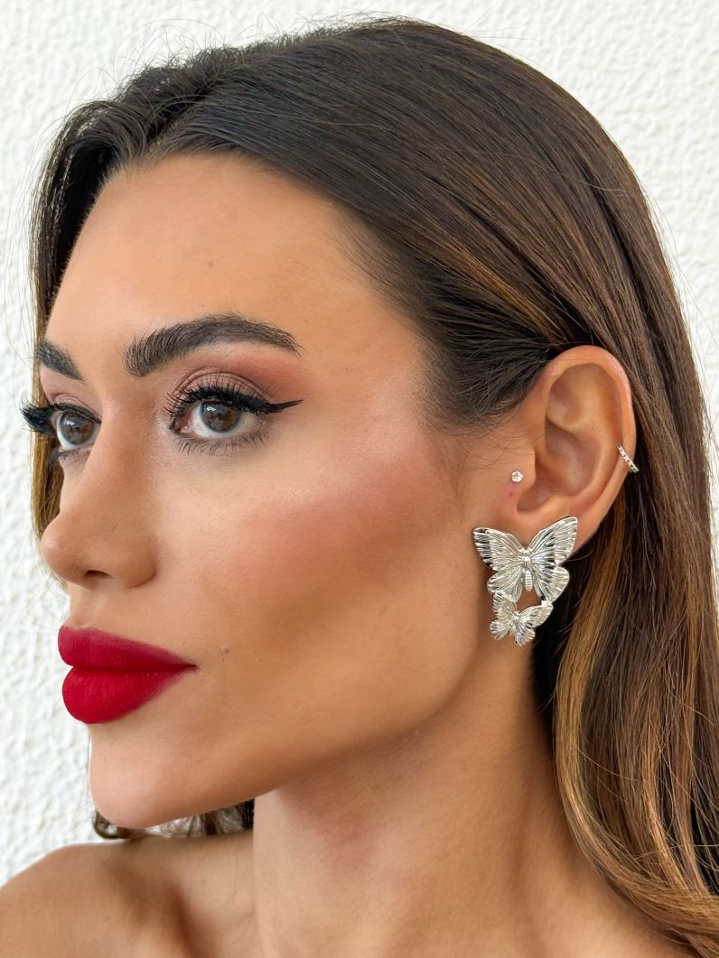 Brinco Folheado a Ouro 18k e Prata Borboleta Detalhada