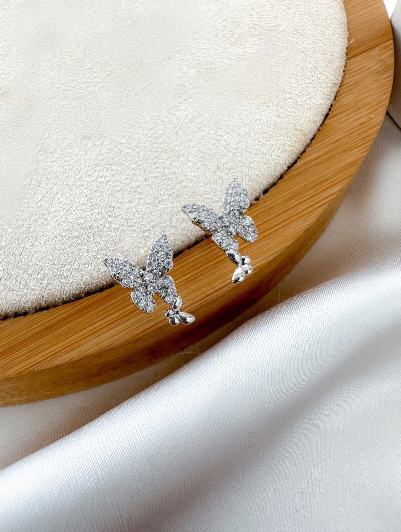 Brinco Folheado a Ouro 18k e Prata Borboleta Dupla