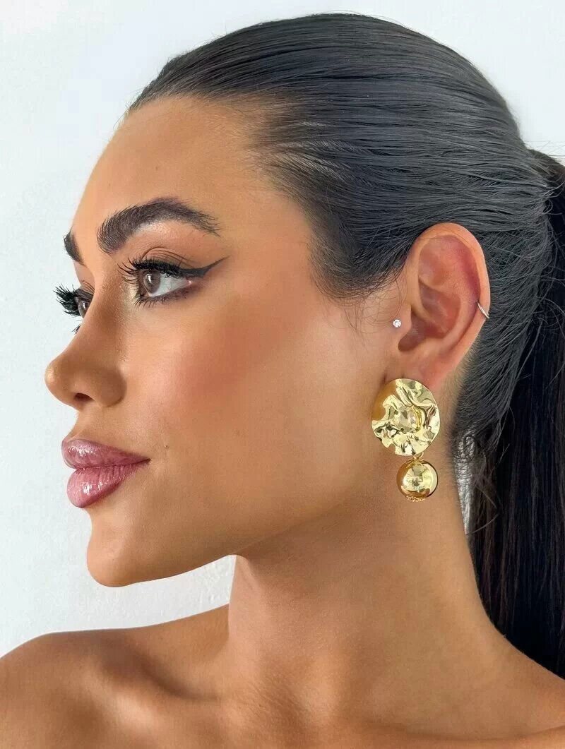 Brinco Folheado a Ouro 18k e Prata Botton com Zircônia e Esfera