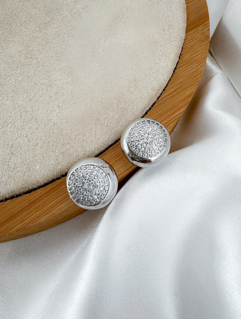 Brinco Folheado a Ouro 18k e Prata Botton Cravejado
