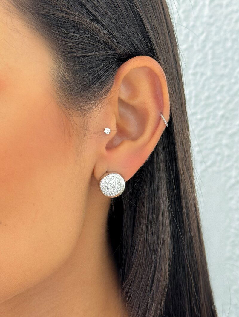 Brinco Folheado a Ouro 18k e Prata Botton Cravejado