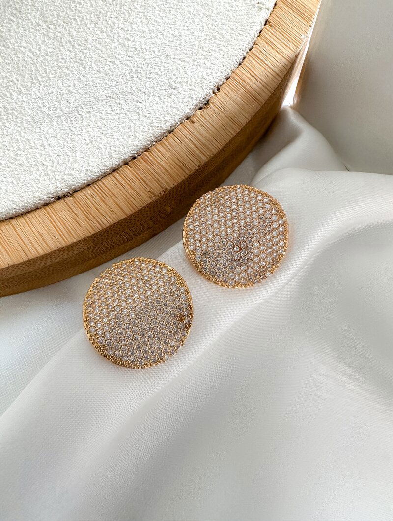 Brinco Folheado a Prata Botton Cravejado com Micro Zircônias