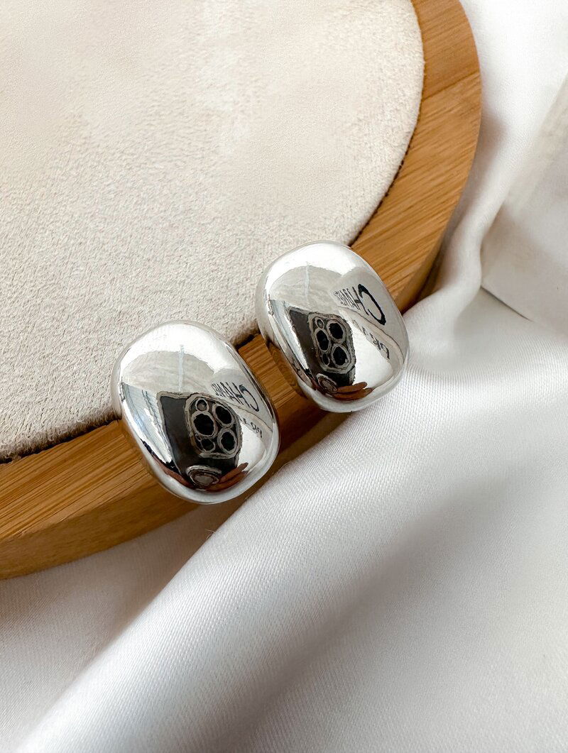 Brinco Folheado a Ouro 18k e Prata Botton Liso