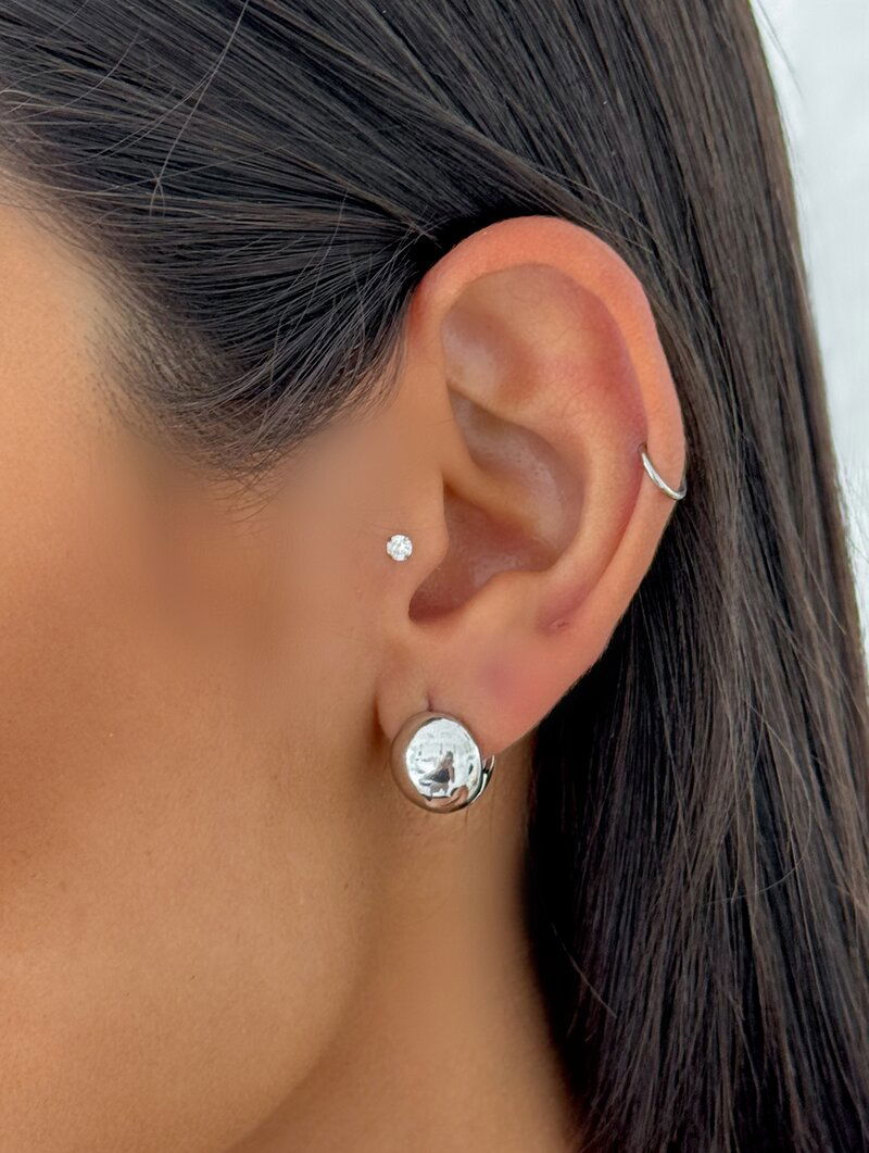 Brinco Folheado a Ouro 18k e Prata Botton Liso com Fecho