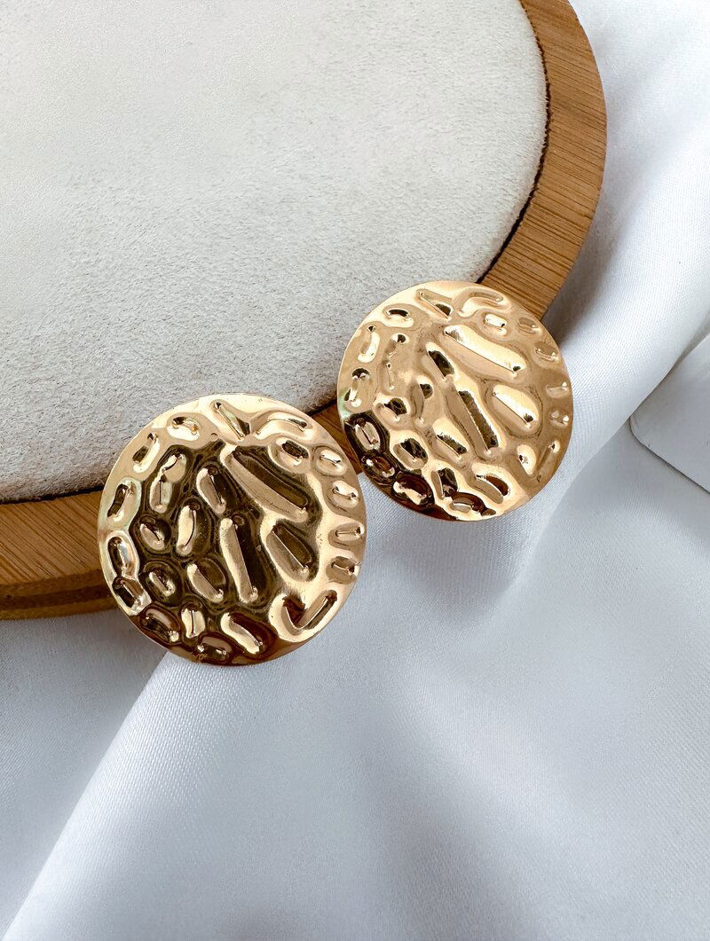 Brinco Folheado a Ouro 18k e Prata Botton Martelado
