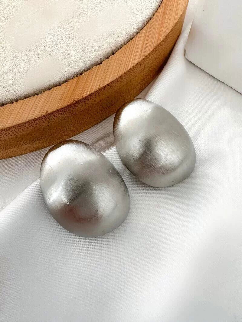 Brinco Folheado a Ouro 18k e Prata Botton Oval Liso Fosco