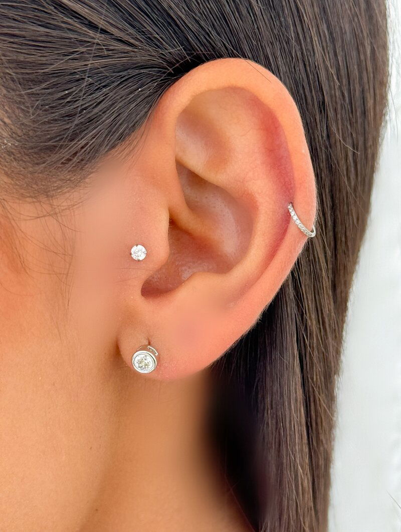 Brinco Folheado a Ouro 18k e Prata Botton Ponto de Luz P