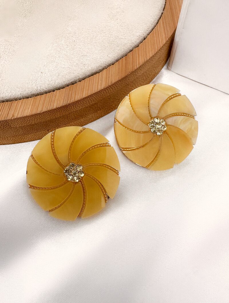 Brinco Folheado a Ouro 18k e Prata Botton Resinado